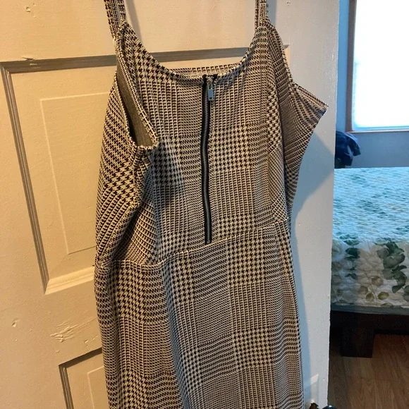 Summer Dress - Picture 4 of 8